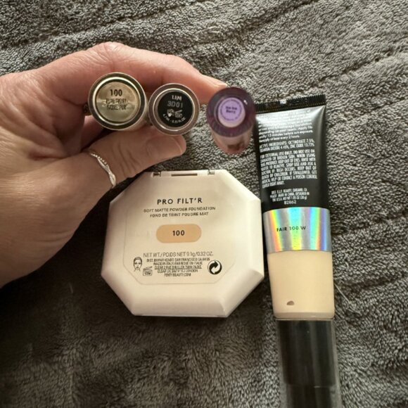 Fenty, Makeup For Ever, Kulfi, Elf, Milani Complexion Bundle - Picture 2 of 2